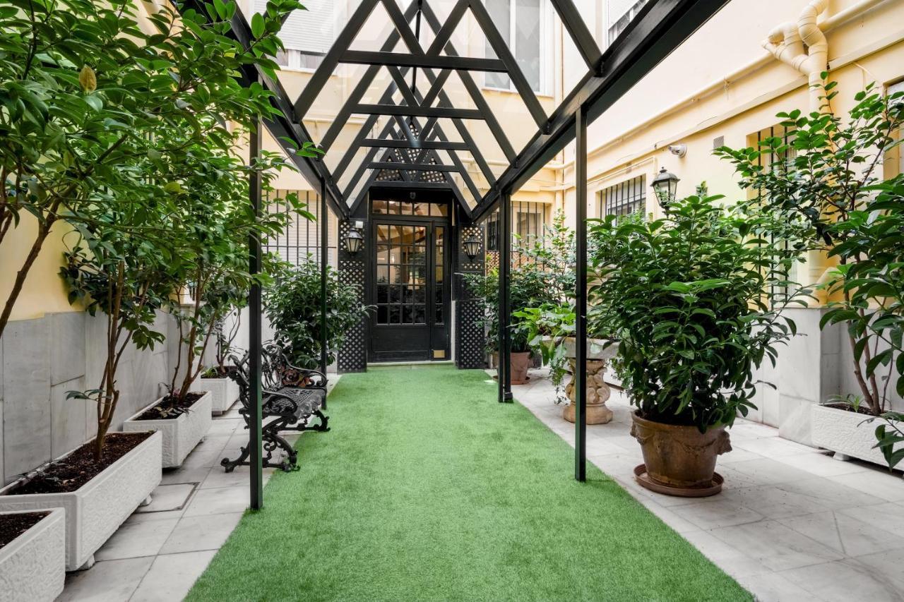 Royal Palace II, Madrid
